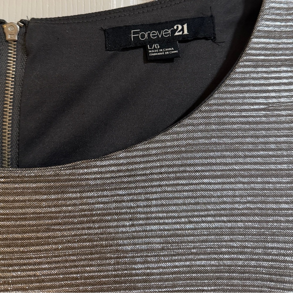 ⭐️FOREVER 21 ✅ - Picture 2 of 4